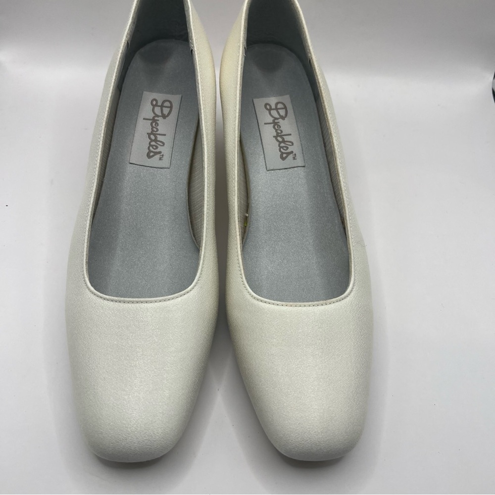 80's Womens Allie White Luxe Wedding Shoe/ Pumps, Sz 7M, Dyeable Shoes